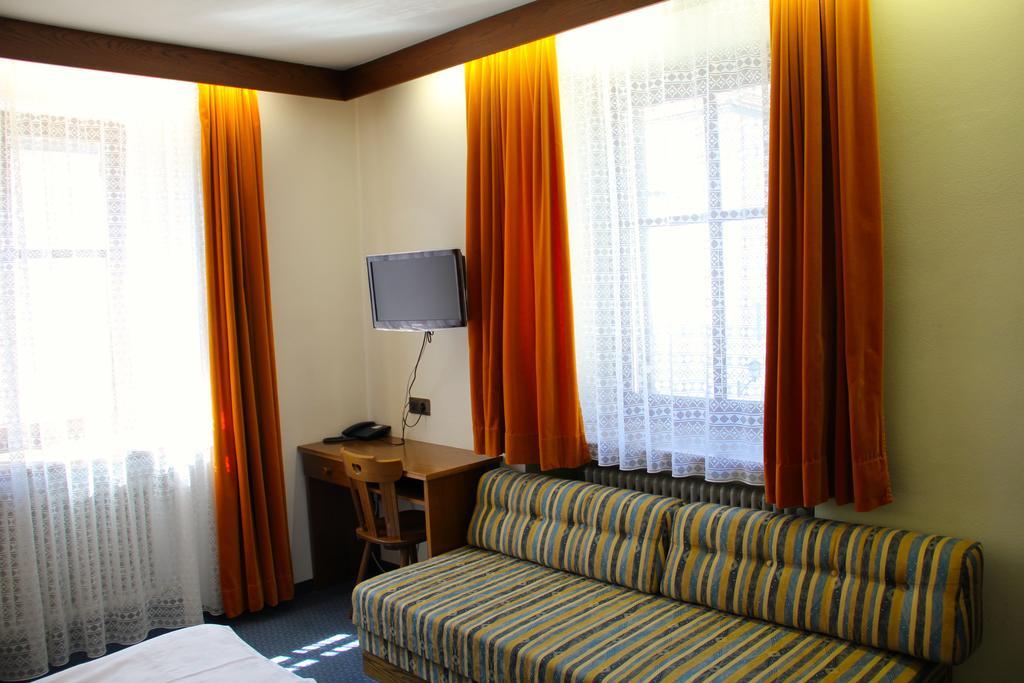 Gasthof Sonne San Lorenzo di Sebato Habitación foto